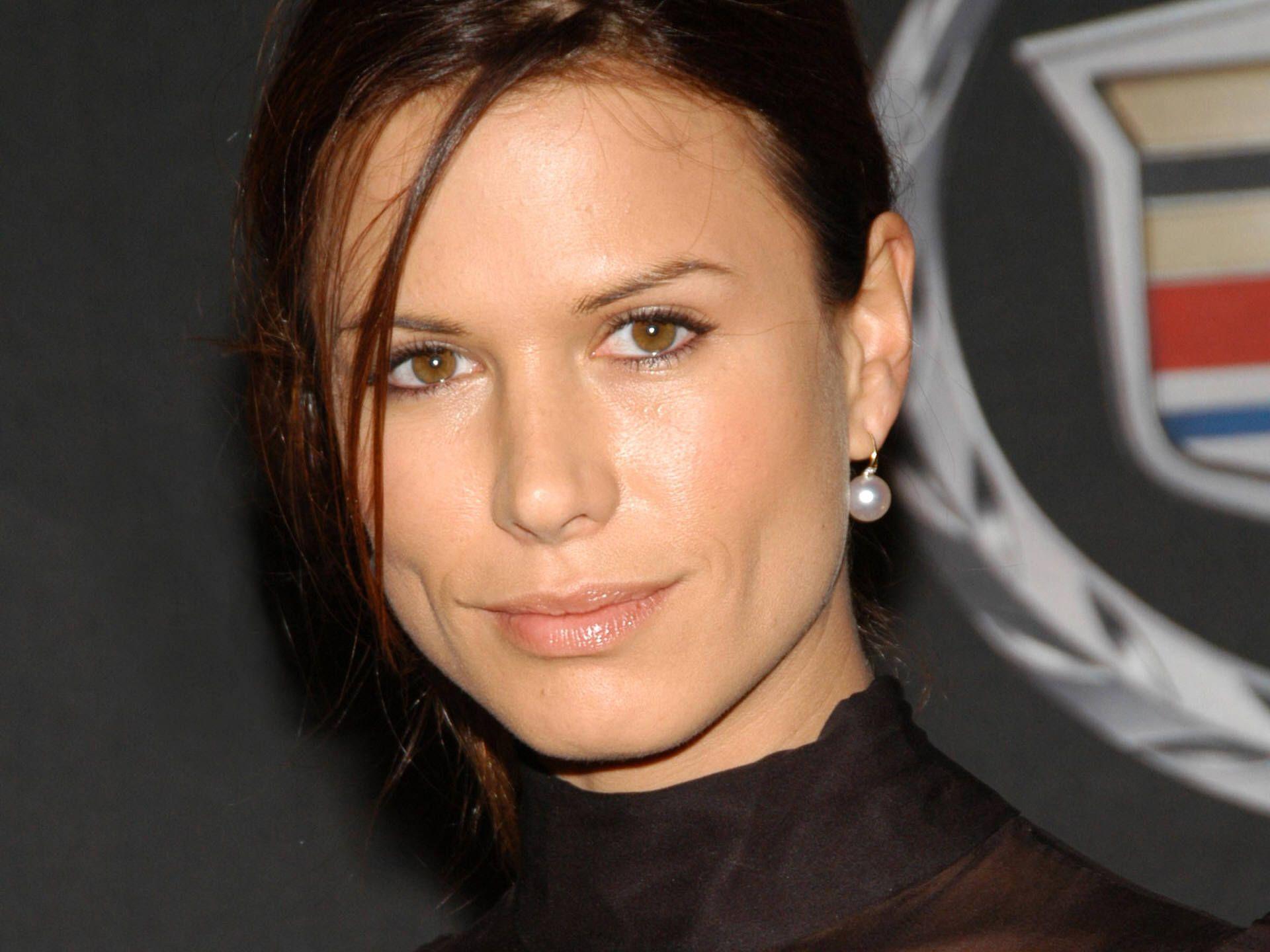 1920x1440 Rhona Mitra Celebrity Wallpaper 54638 1920x1440px