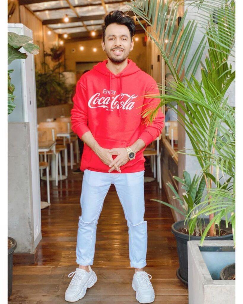 819x1024 Killer Outfits From Tony Kakkar's Instagram
