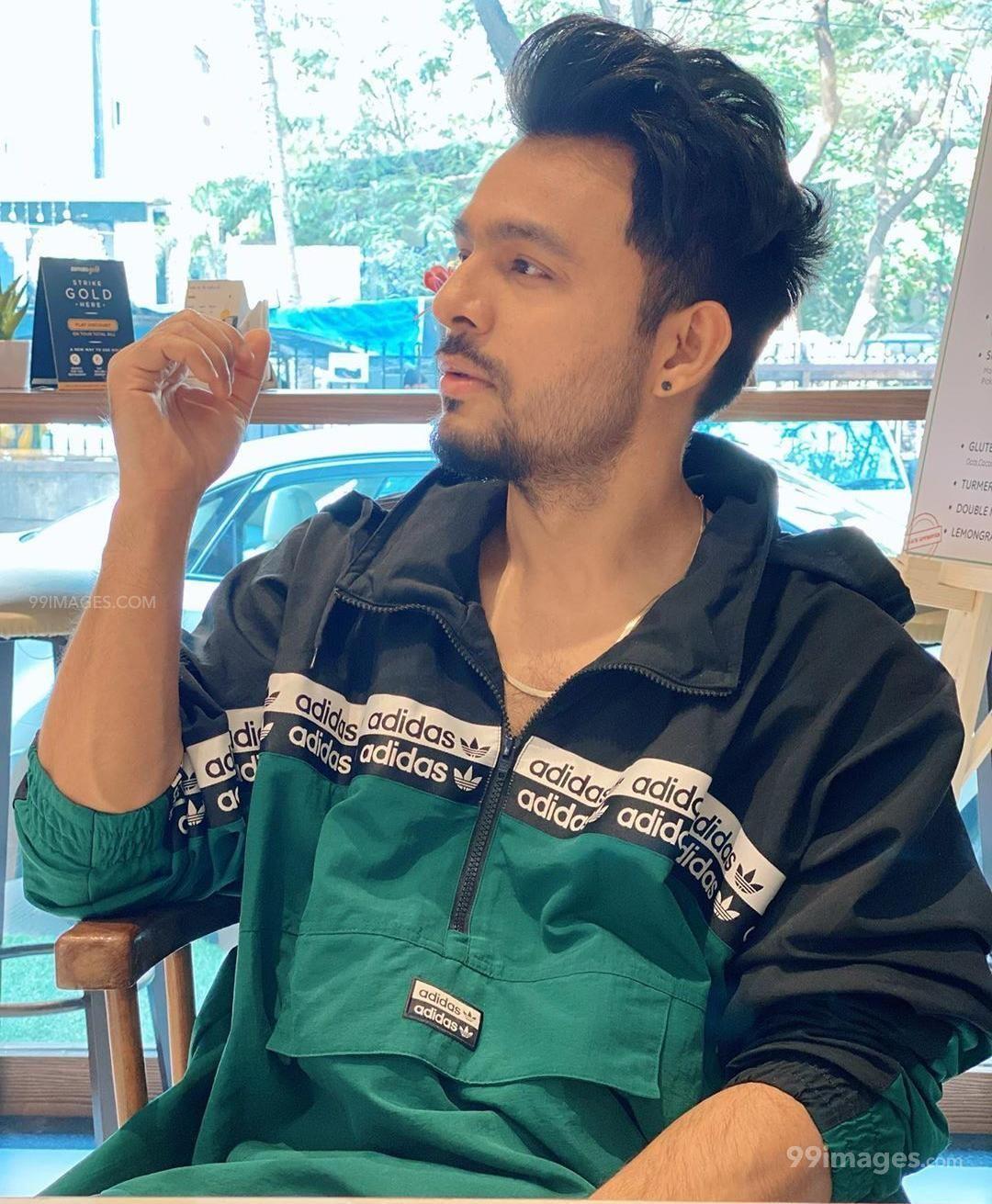 1080x1311 Tony Kakkar HD Wallpaper (Desktop Background / Android / iPhone) (1080p, 4k) (1080x1311) (2021)