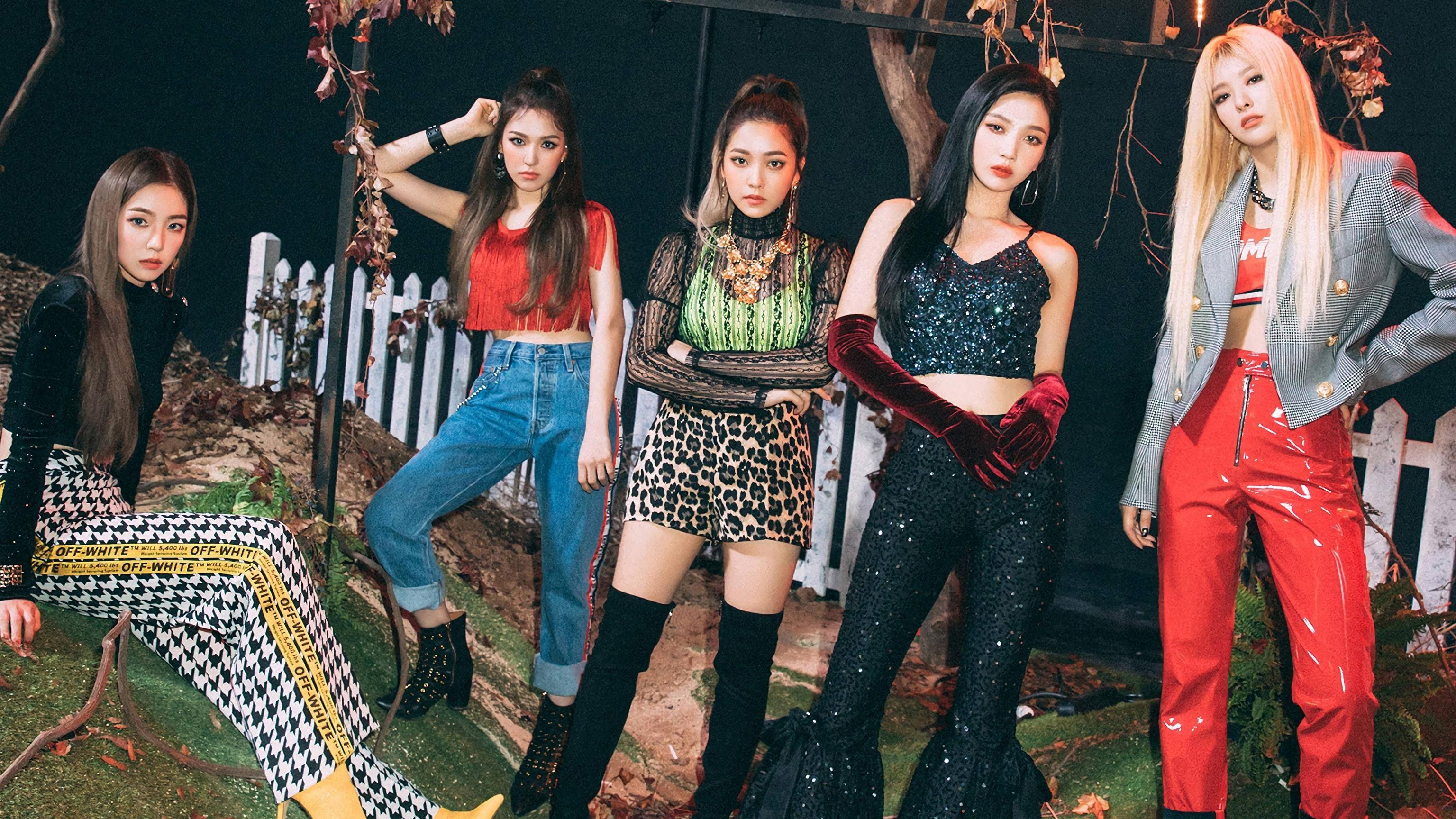 3072x1728 Red Velvet and Reveluv Logo Wallpaper .