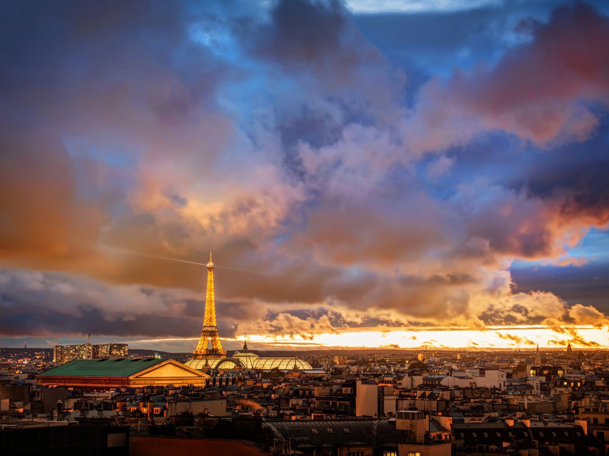 2048x1536 Wallpaper 4k Sunset Over Paris 4k Wallpaper, 5k Wallpaper, 8k Wallpaper, Hd Wallpaper, Paris Wallpaper, Photography Wallpaper, Sunset Wallpaper, World Wallpaper