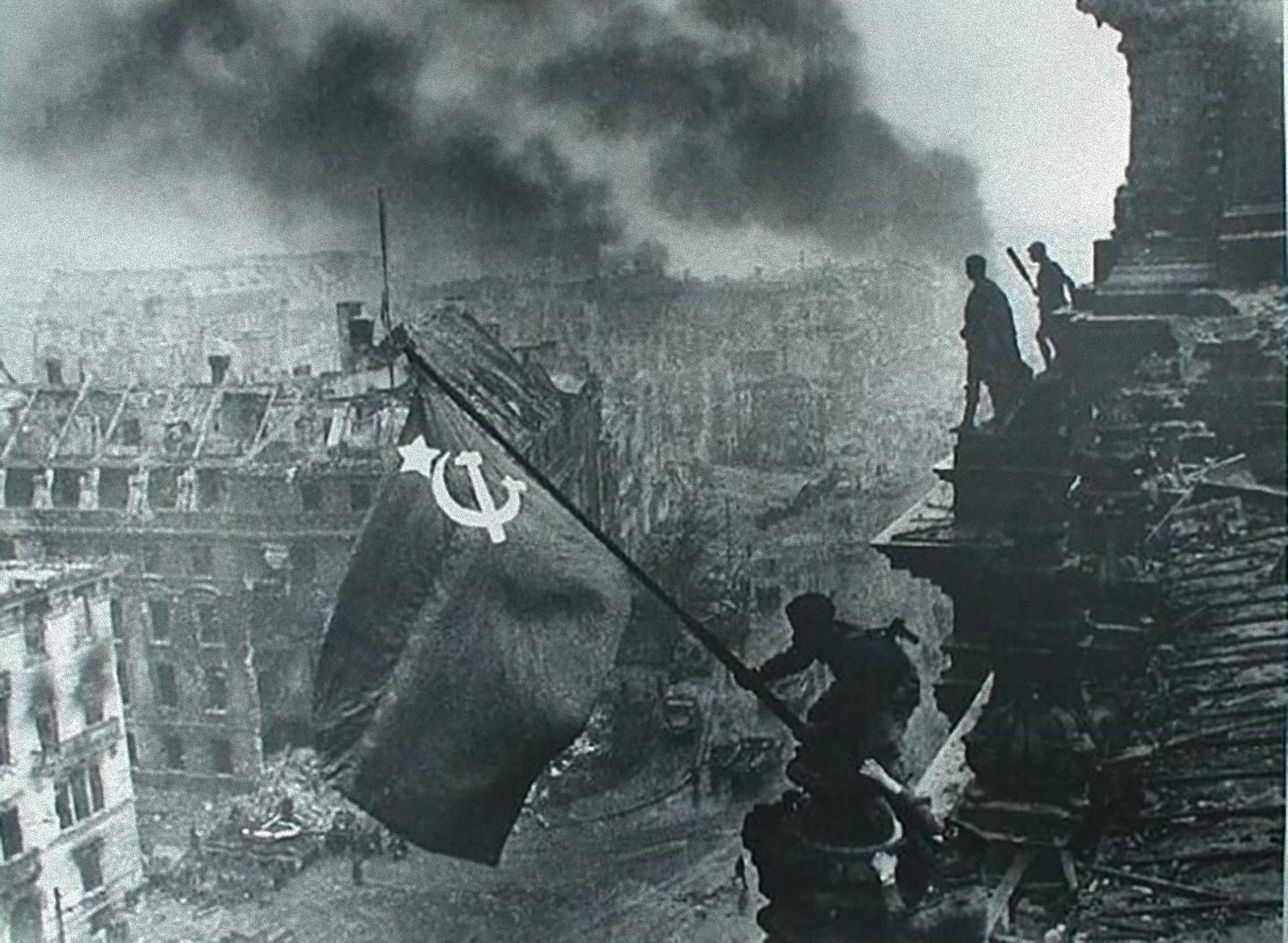 1439x1053 berlin world war ii soviet soviet russian flag red army 1439x1053 wallpaper High Quality Wallpaper, High Definition Wallpaper