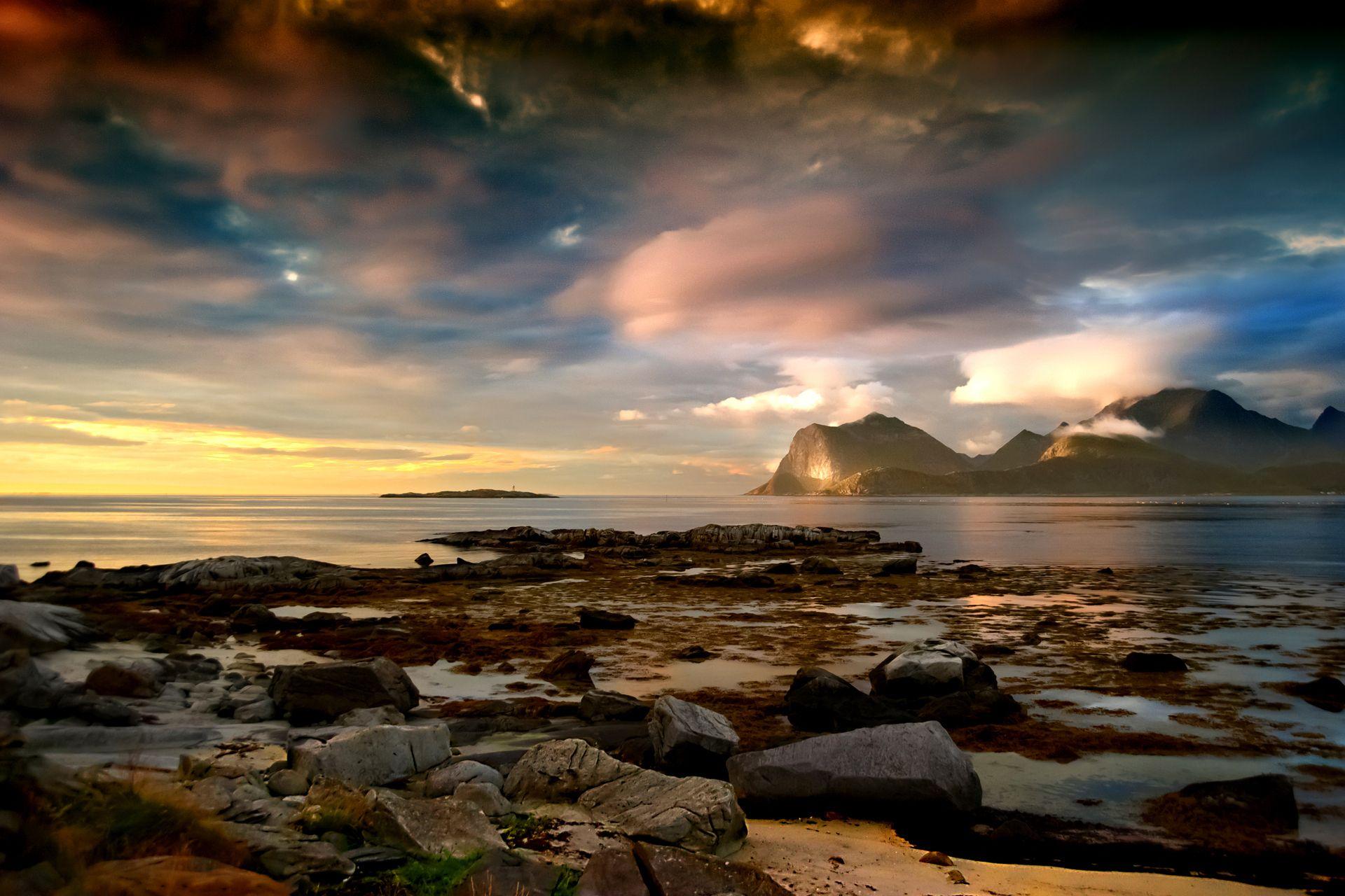 1920x1280 Rocky Beach Wallpaperx1280