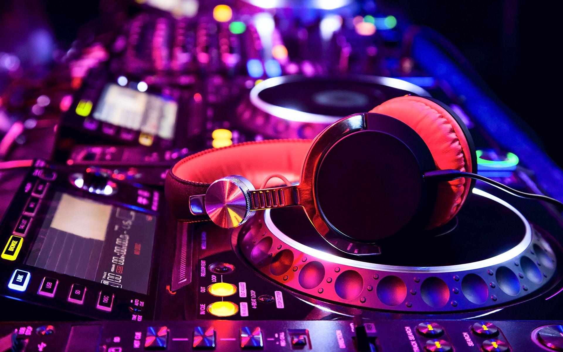 1920x1200 Image Headphones headphones dj party Closeup Musical 1920x1200