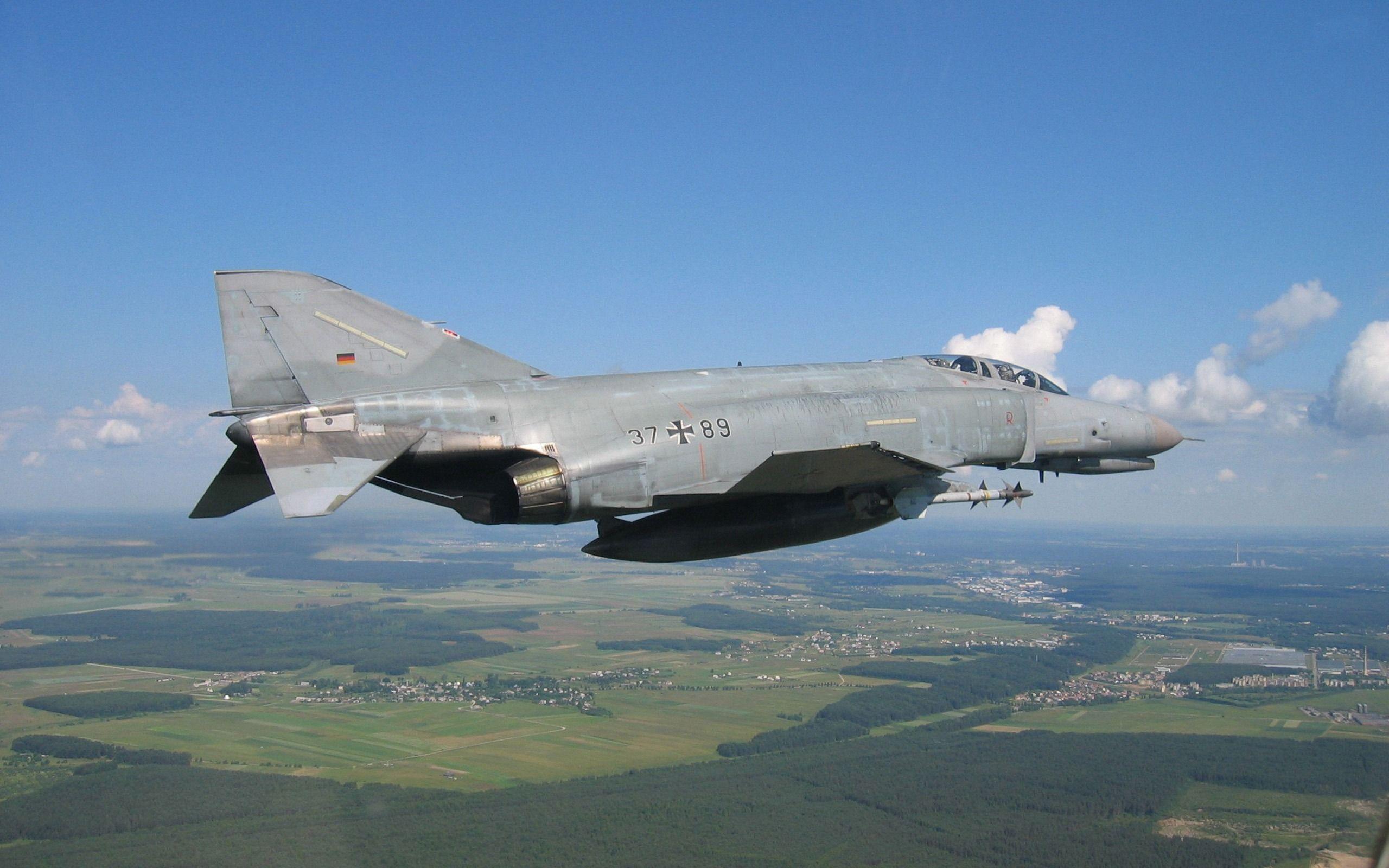 2560x1600 McDonnell Douglas F4 Phantom II -Modern military aircraft HD Wallpaper