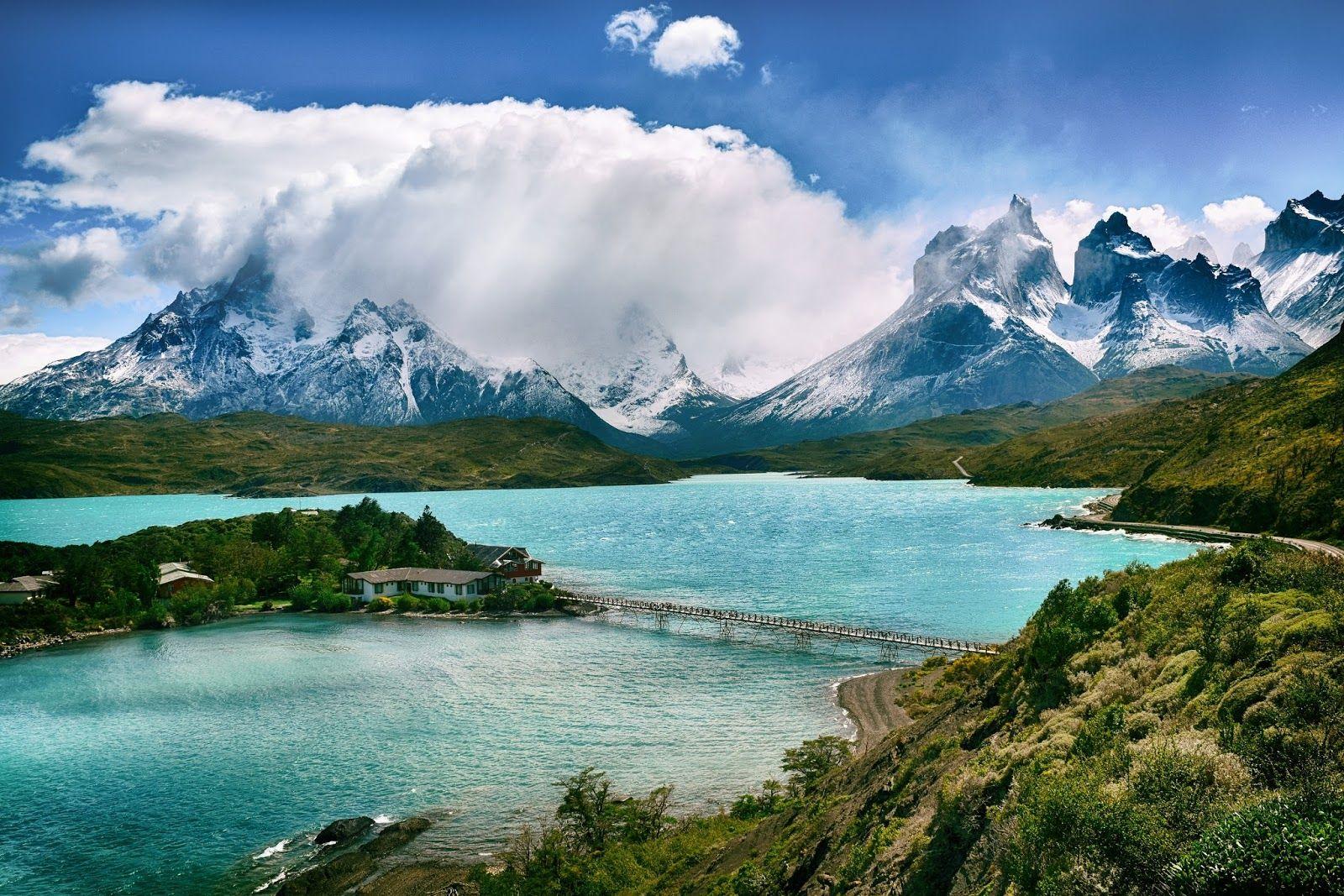 1600x1067 Mountains and Lake, Torres del Paine National Park