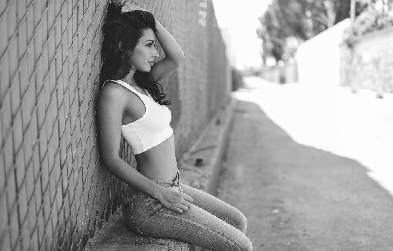 1332x850 Wallpaper road, pose, street, model, jeans, figure, Girl, road, Street, model, street, jeans, black and white, pose, black and white, Road image for desktop, section девушки