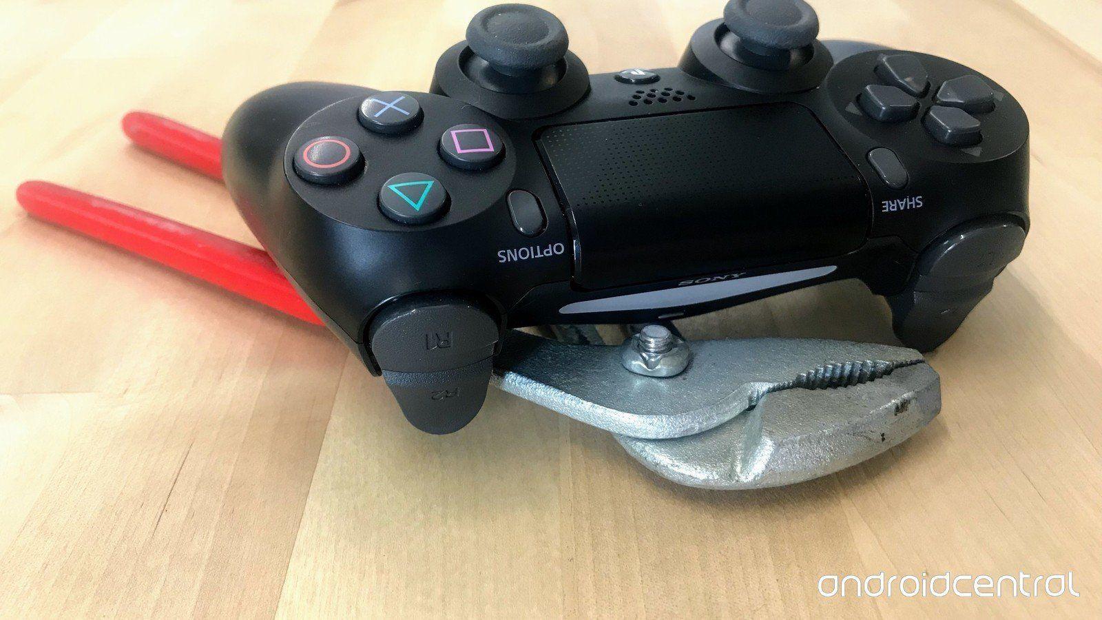 1600x900 How to fix a flashing white PS4 controller