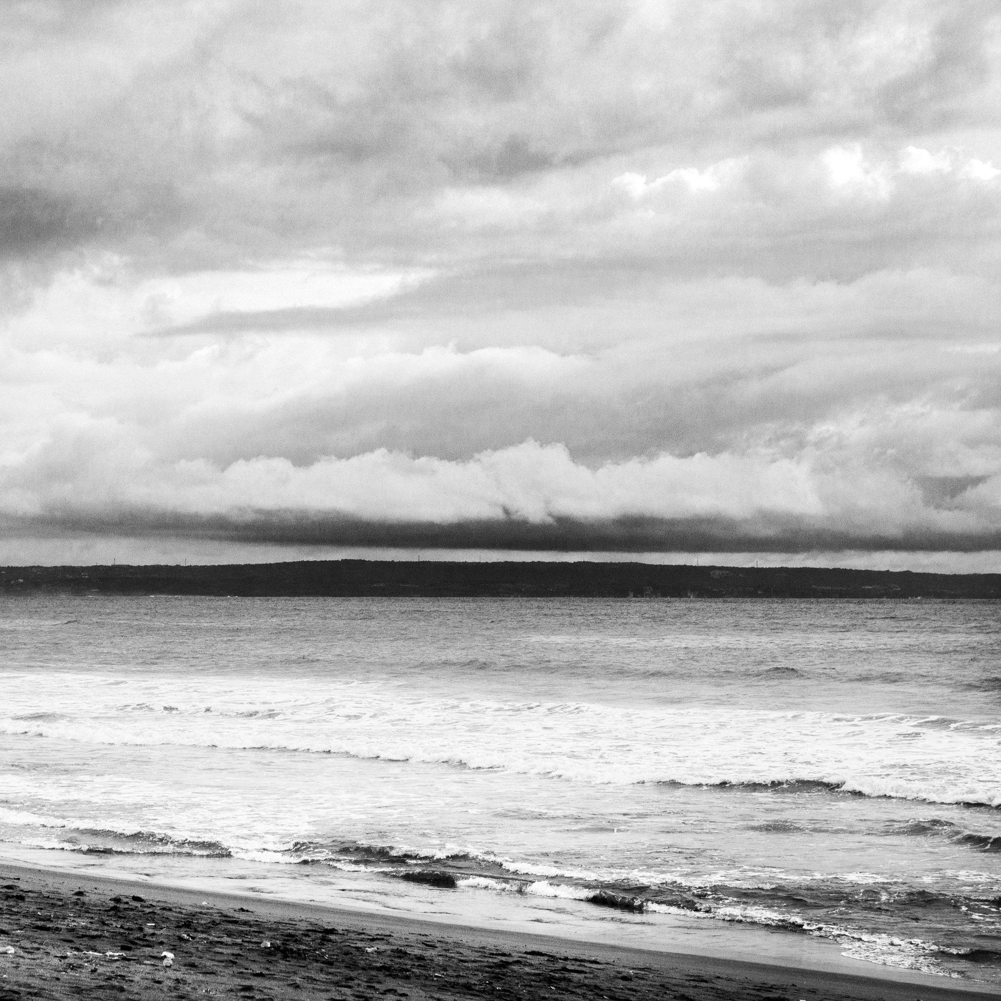 2048x2048 Seaside Beach Landscape Black And White iPad Air Wallpaper Free Download