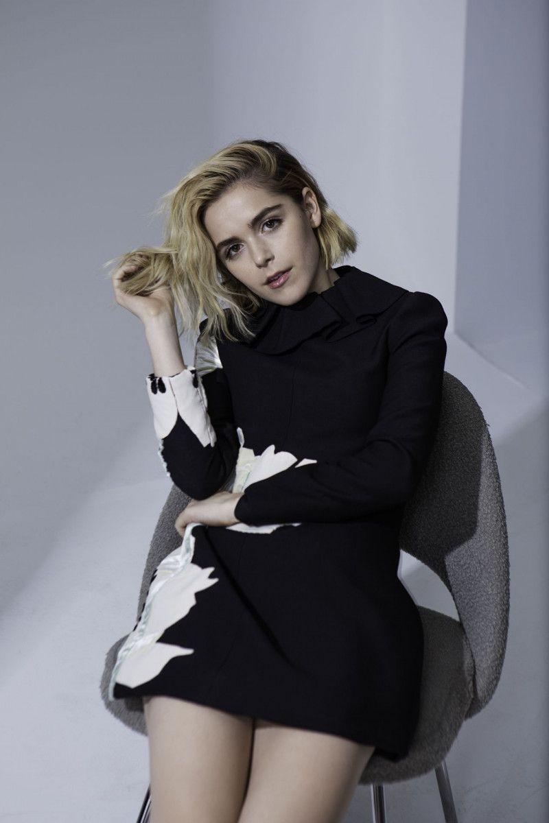 800x1200 Kiernan Shipka wallpaper