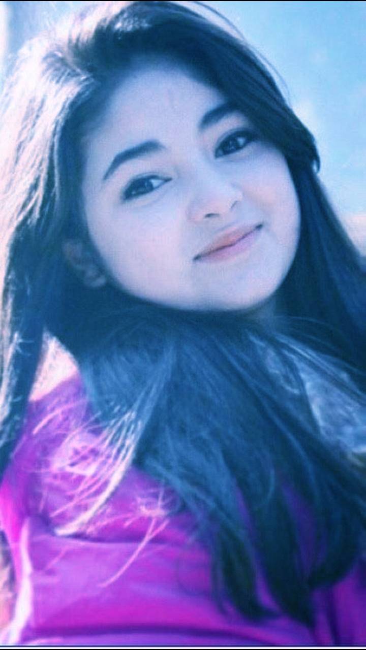 720x1280 Download Zaira Wasim Wallpaper HD By Evilstarsai. Wallpaper