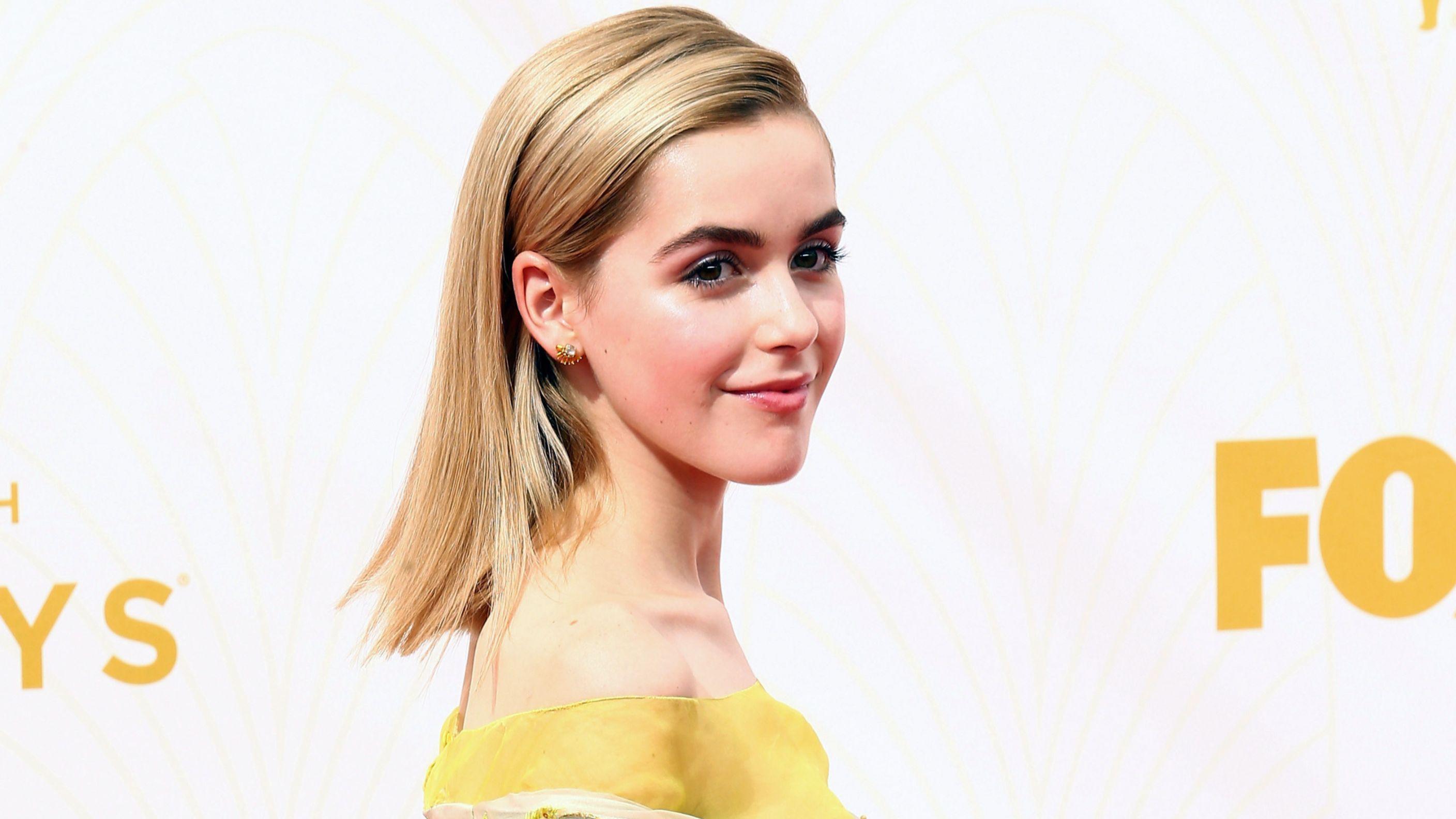 2816x1584 Kiernan Shipka HD Wallpaper: Desktop HD Wallpaper Free Image, Picture, Photo on