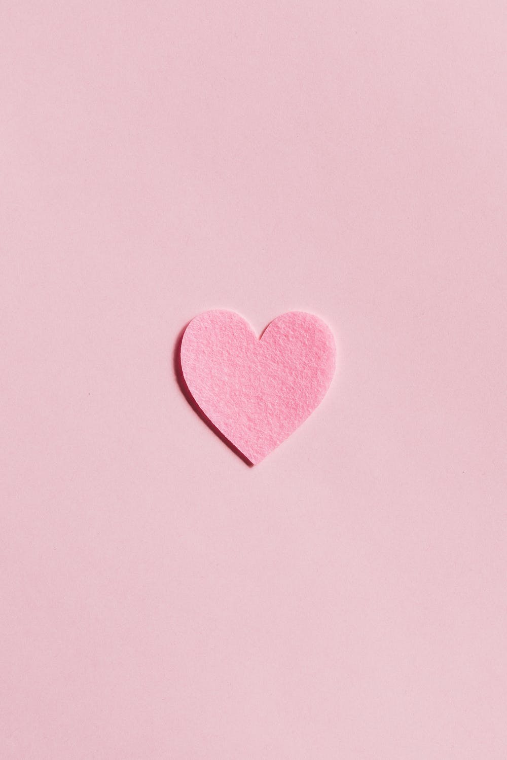 1000x1500 cute Valentine's Day wallpaper for iPhone (free download!)