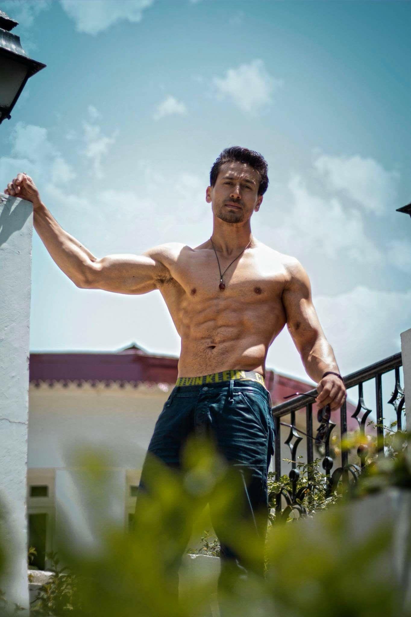 1364x2048 Tiger shroff. Tiger shroff, Tiger shroff body, Male photography