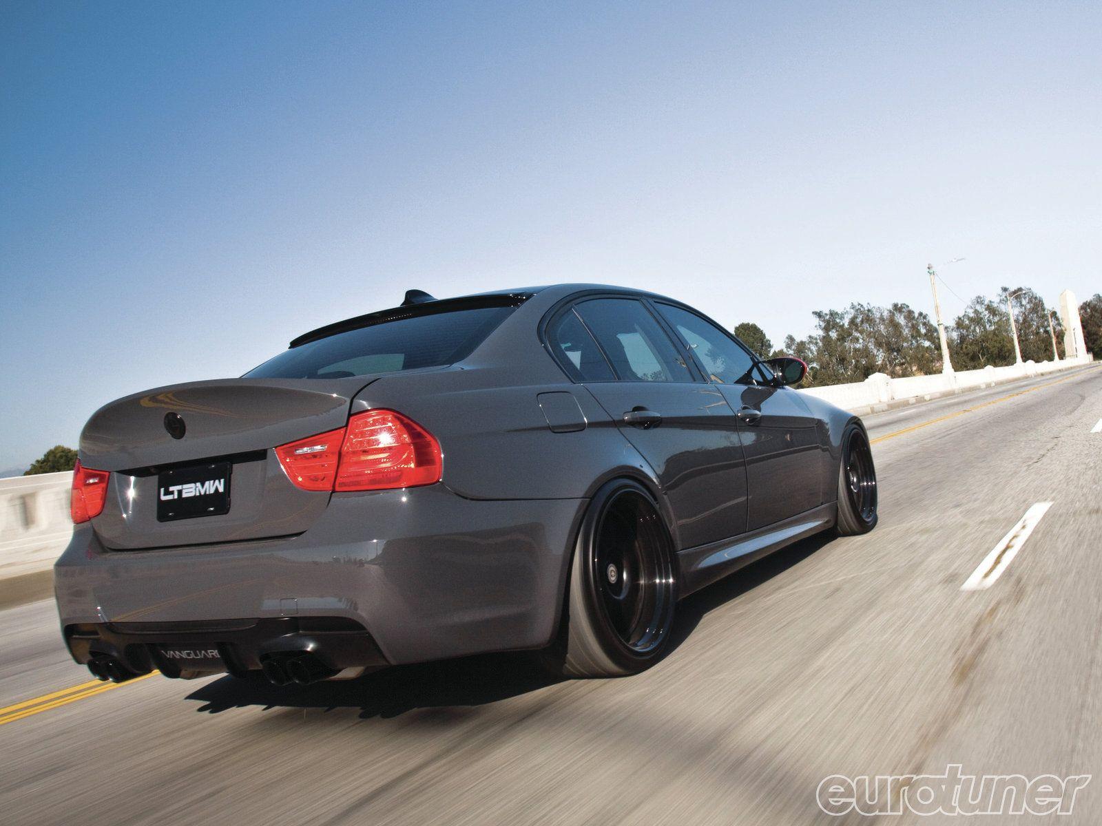 1600x1200 BMW 335 Wallpaper
