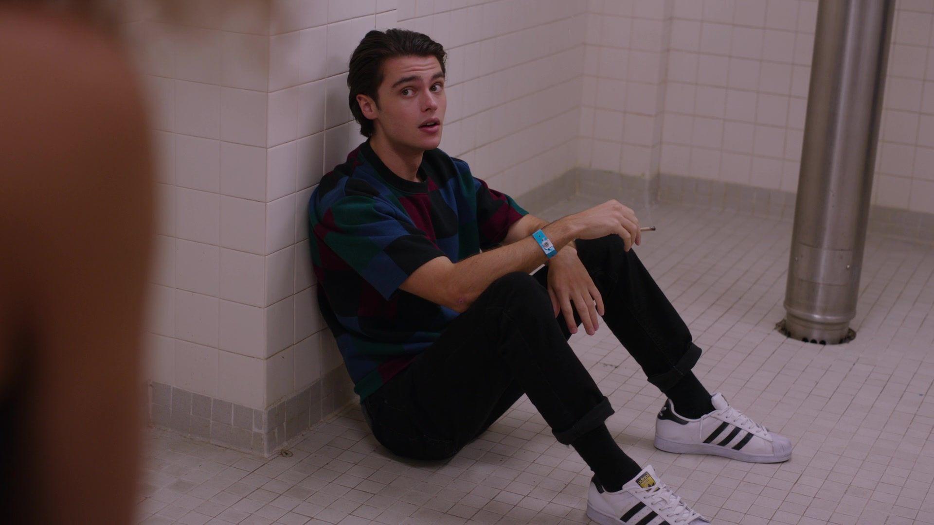 1920x1080 Adidas Superstar Men's Sneakers Of Felix Mallard As Marcus In Ginny & Georgia S01E03 Next Level Rich People Shit (2021)