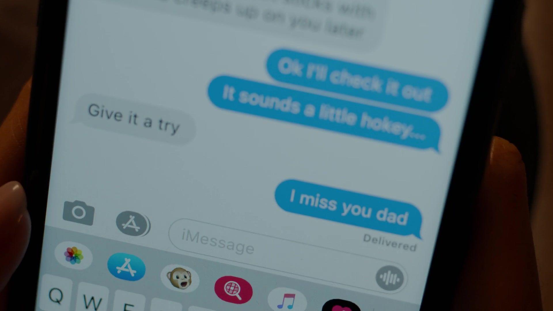 1920x1080 Apple IMessage App In Ginny & Georgia S01E06 I'm Triggered (2021)