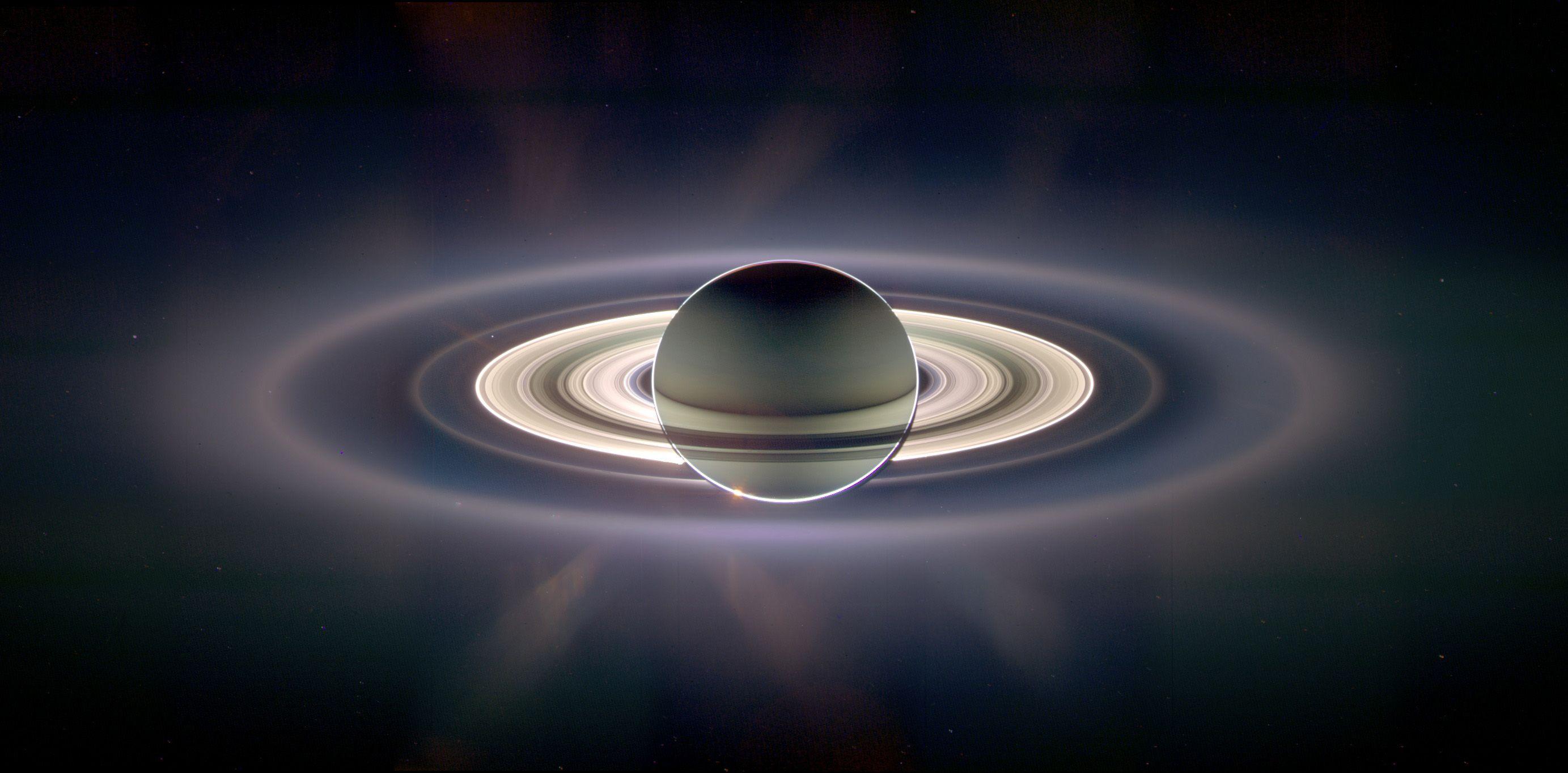 2766x1364 Fantastic Photo of our Solar System