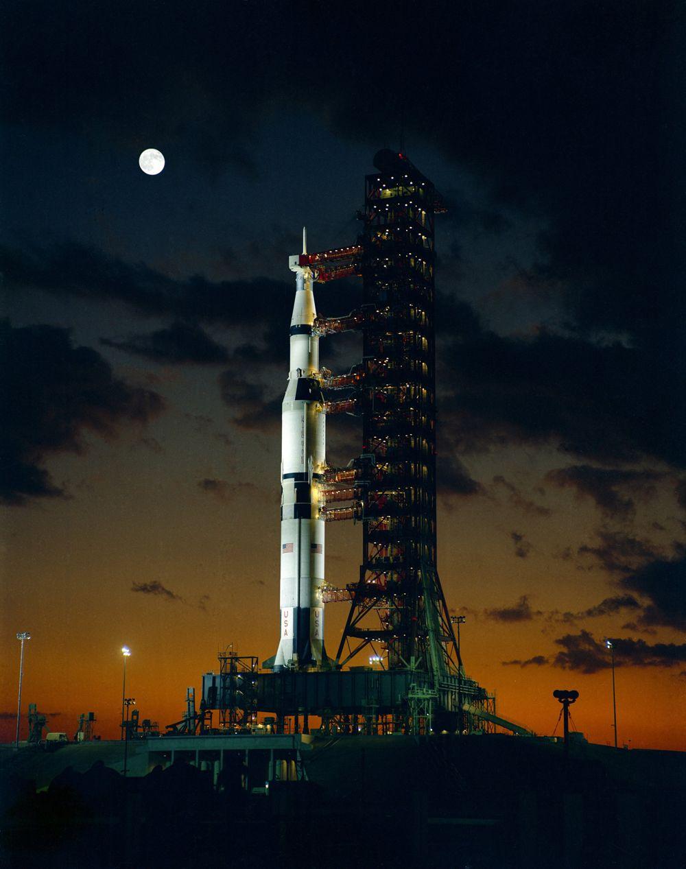 1000x1267 NASA's Mighty Saturn V Moon Rocket: 10 Surprising Facts