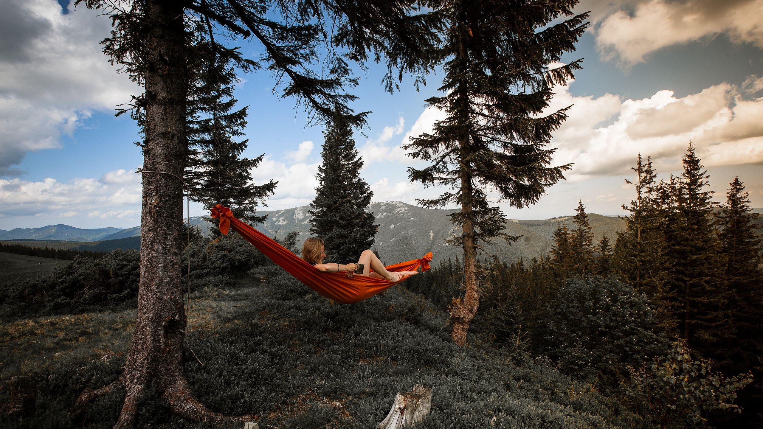 2560x1440 These Top Rated Camping Hammocks Are The Perfect Way To Get Outside And Relax