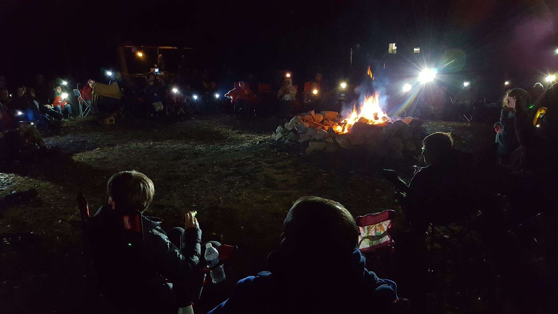 1920x1080 Windows 10 Night Camp Wallpaper