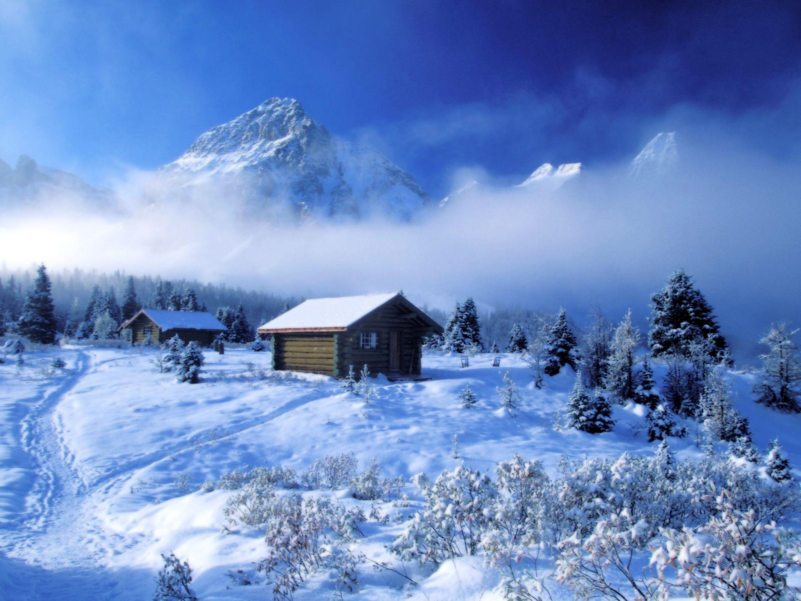 2560x1920 Winter House Wallpaper .