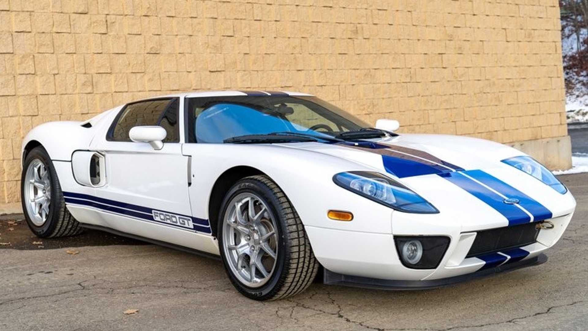 1920x1080 Own The Road In A 2005 Ford GT
