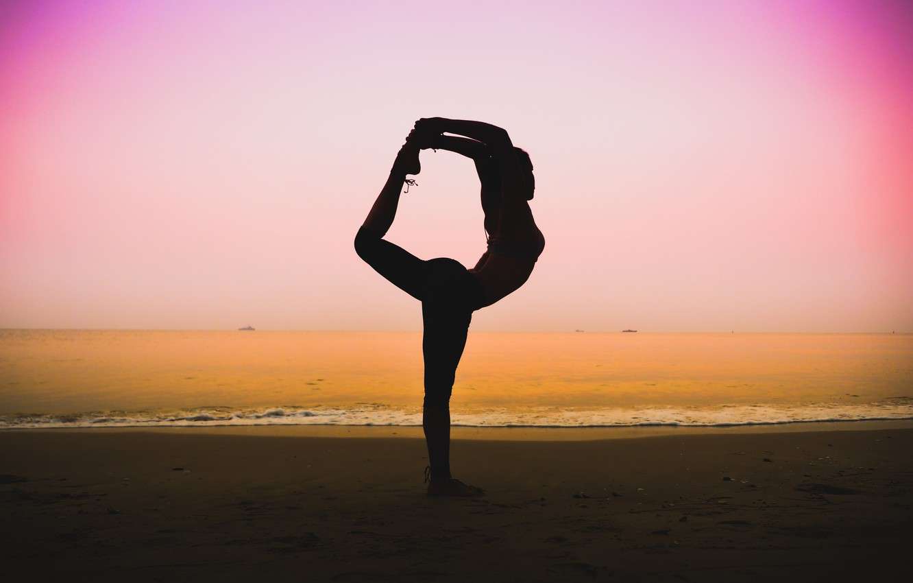1332x850 Beach Summer Gymnastics Wallpaper
