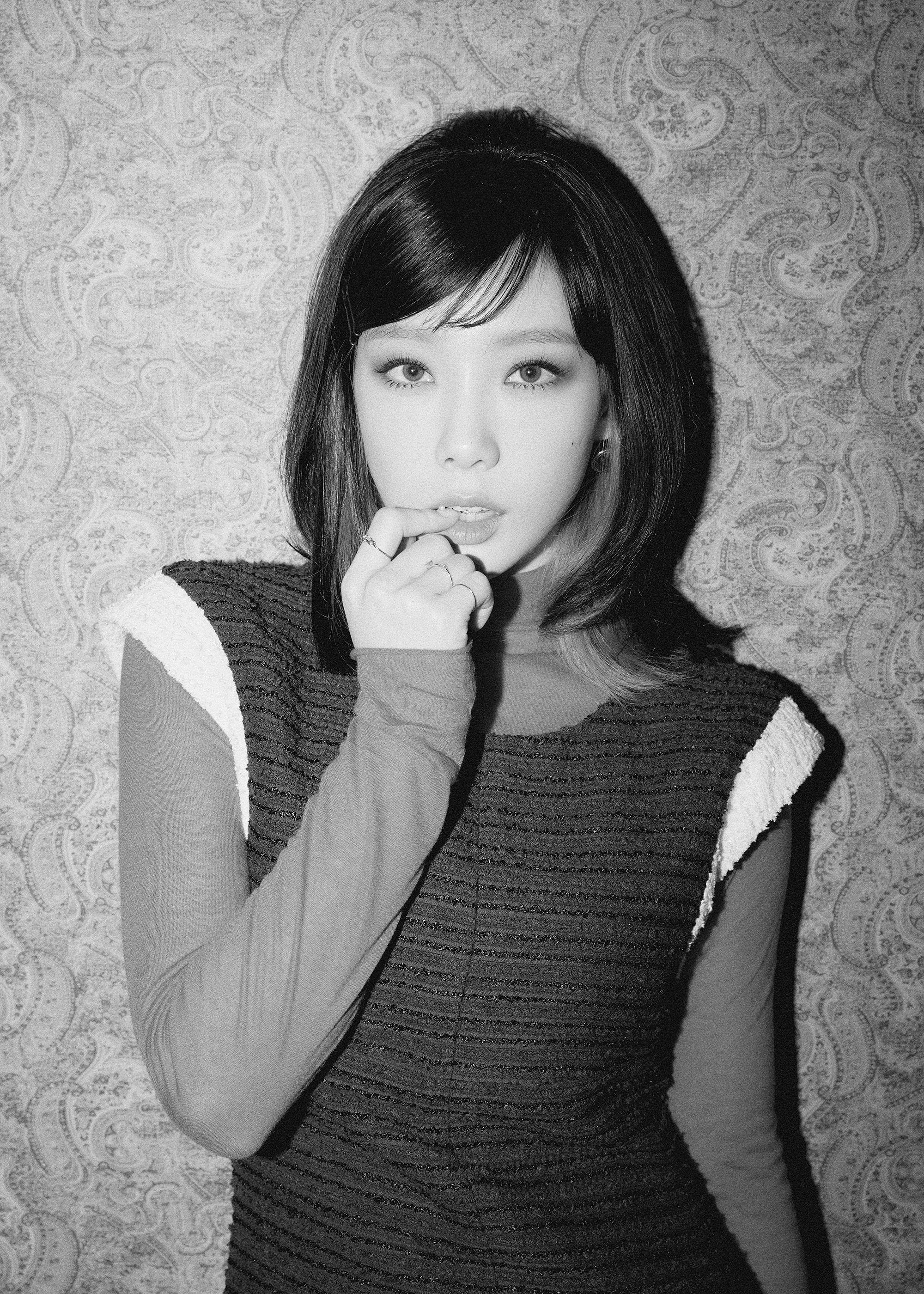 2000x2800 Kim Tae Yeon SNSD Taeyeon Kim Taeyeon Girls Generation SNSD Monochrome Wallpaper:2000x2800
