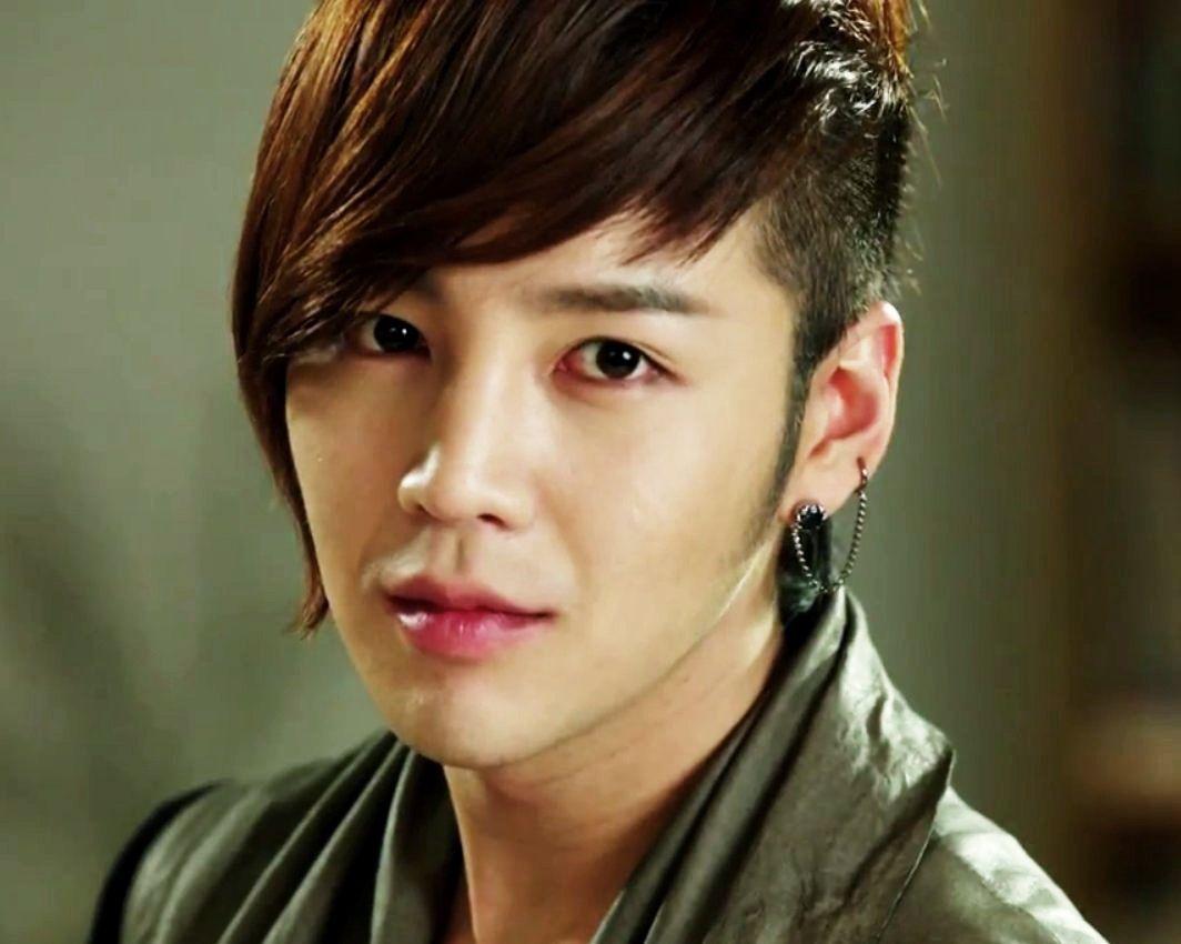 1064x850 Jang Keun Suk Love Rain .
