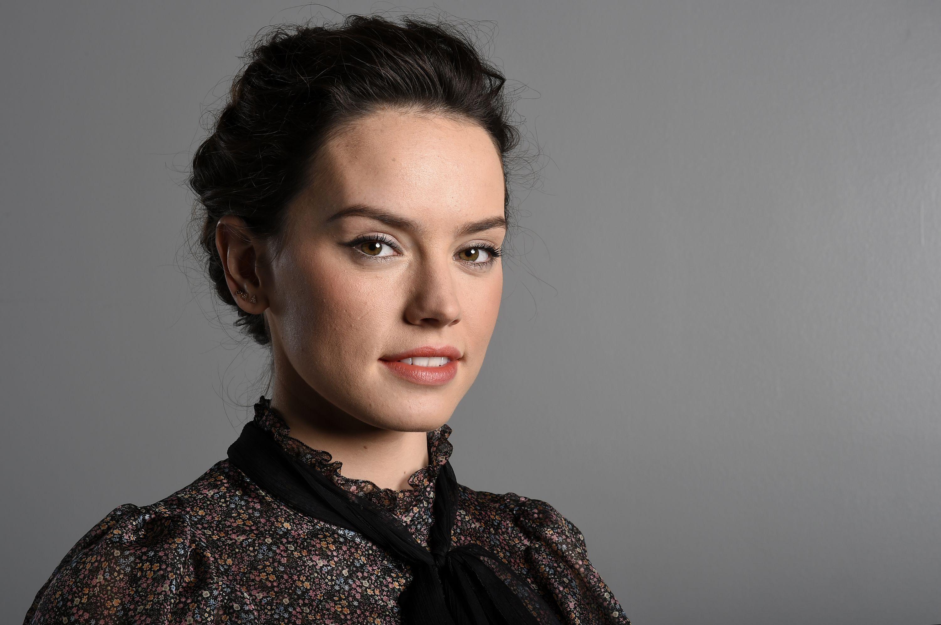 3000x1994 Free download Daisy Ridley HD wallpaper download [3000x1994] for your Desktop, Mobile & Tablet. Explore Daisy Ridley HD Wallpaper. Daisy Ridley Star Wars Wallpaper