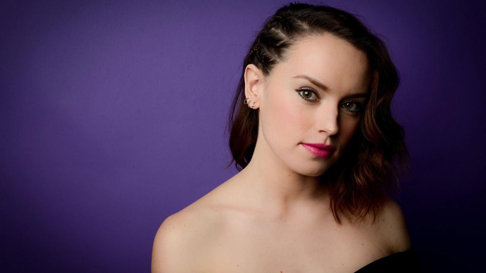1600x900 Fabuloussavers Wallpaper, Daisy Ridley, Star Wars, Acterss, Rey Celebrity, Portrait, HD