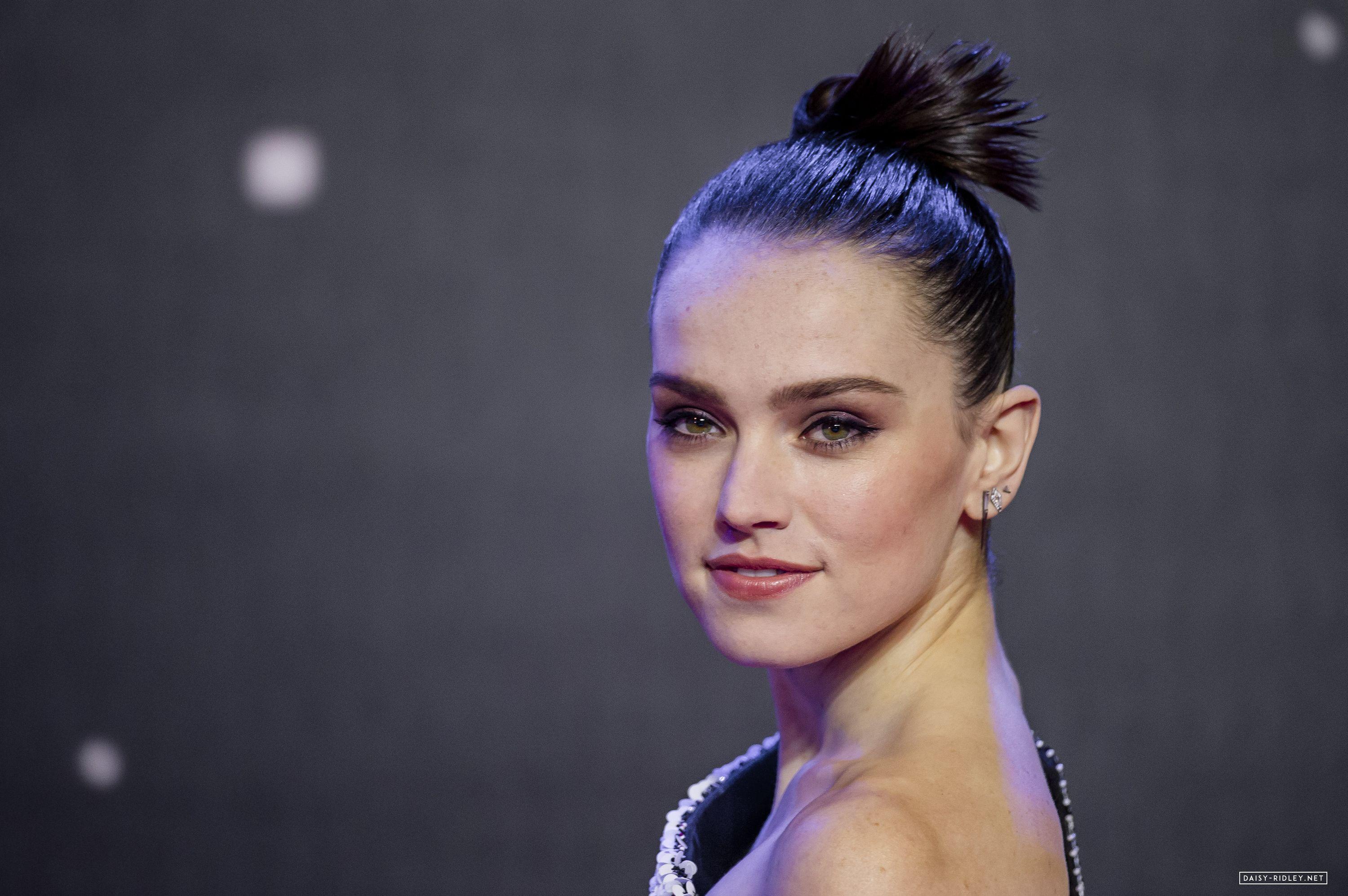 3000x1996 Free download Daisy Ridley HD wallpaper download [3000x1996] for your Desktop, Mobile & Tablet. Explore Daisy Ridley HD Wallpaper. Daisy Ridley Star Wars Wallpaper