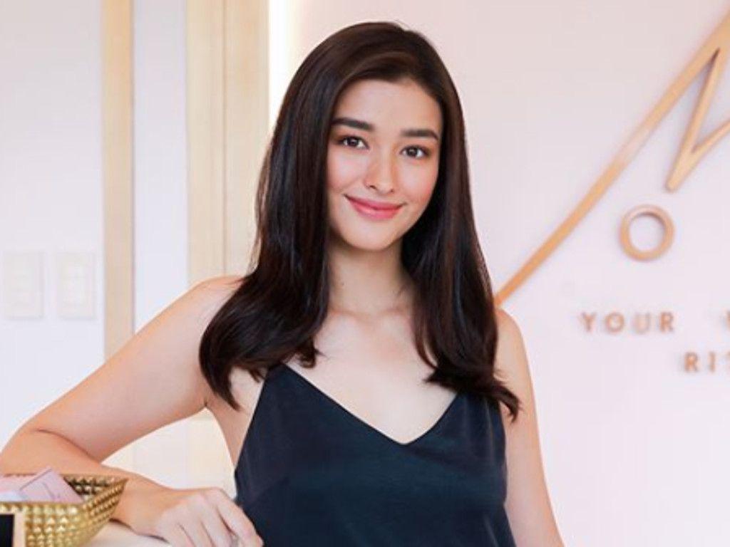1024x768 liza soberano wallpaper, friendship, smile, fun, photography, conversation