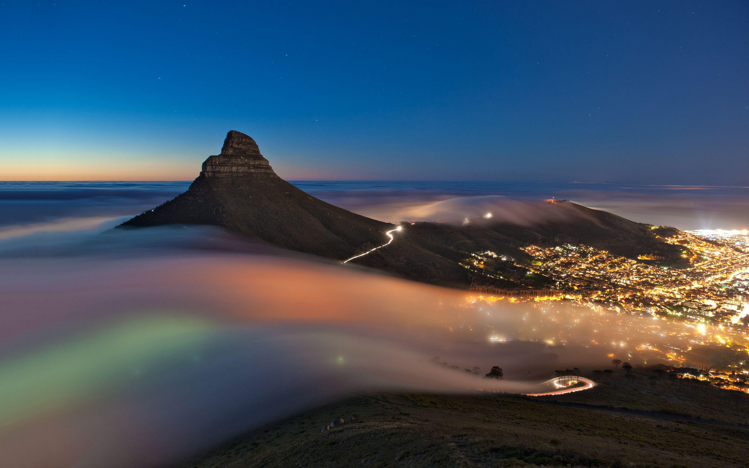2560x1600 Cape town foggy night