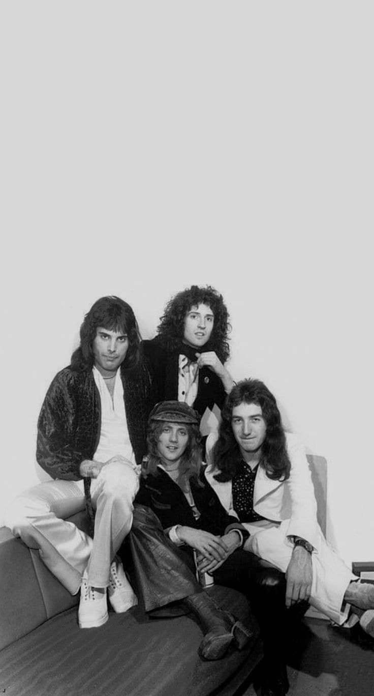 736x1368 ROCKET QUEEN