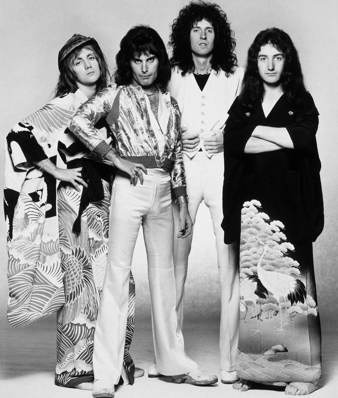 1088x1280 Seems to be in the 70s either one was wearing black, while the rest wore white. And vise versa. Queen photo, Queen picture, Queen band