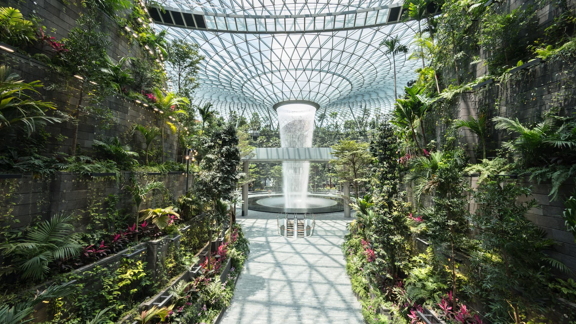 1920x1080 Photos: Jewel Changi Airport in Singapore has tallest indoor waterfall