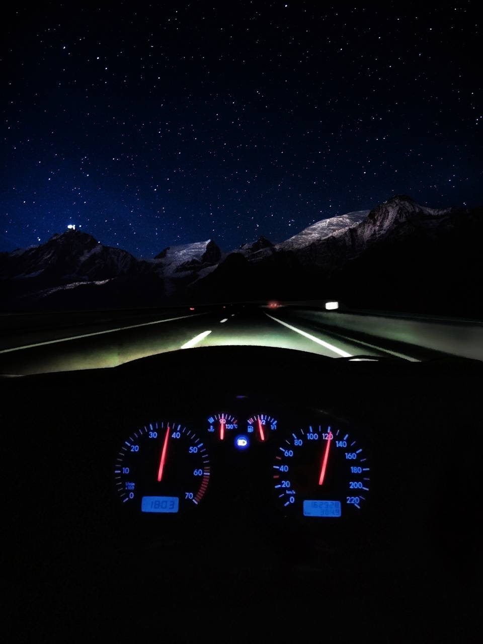 960x1280 Highway night wallpaper