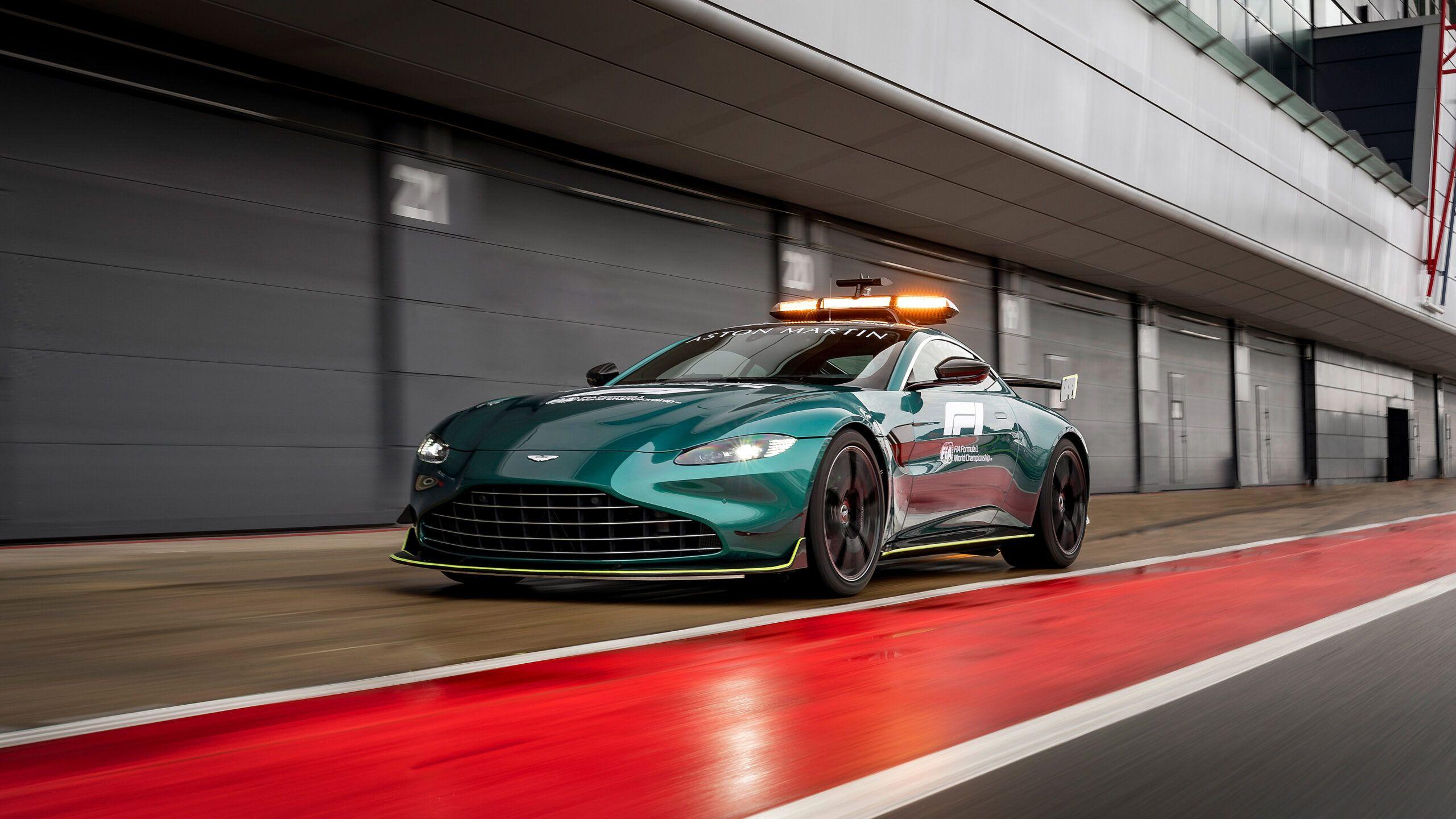 2560x1440 Aston Martin Vantage F1 Safety Car Wallpaper