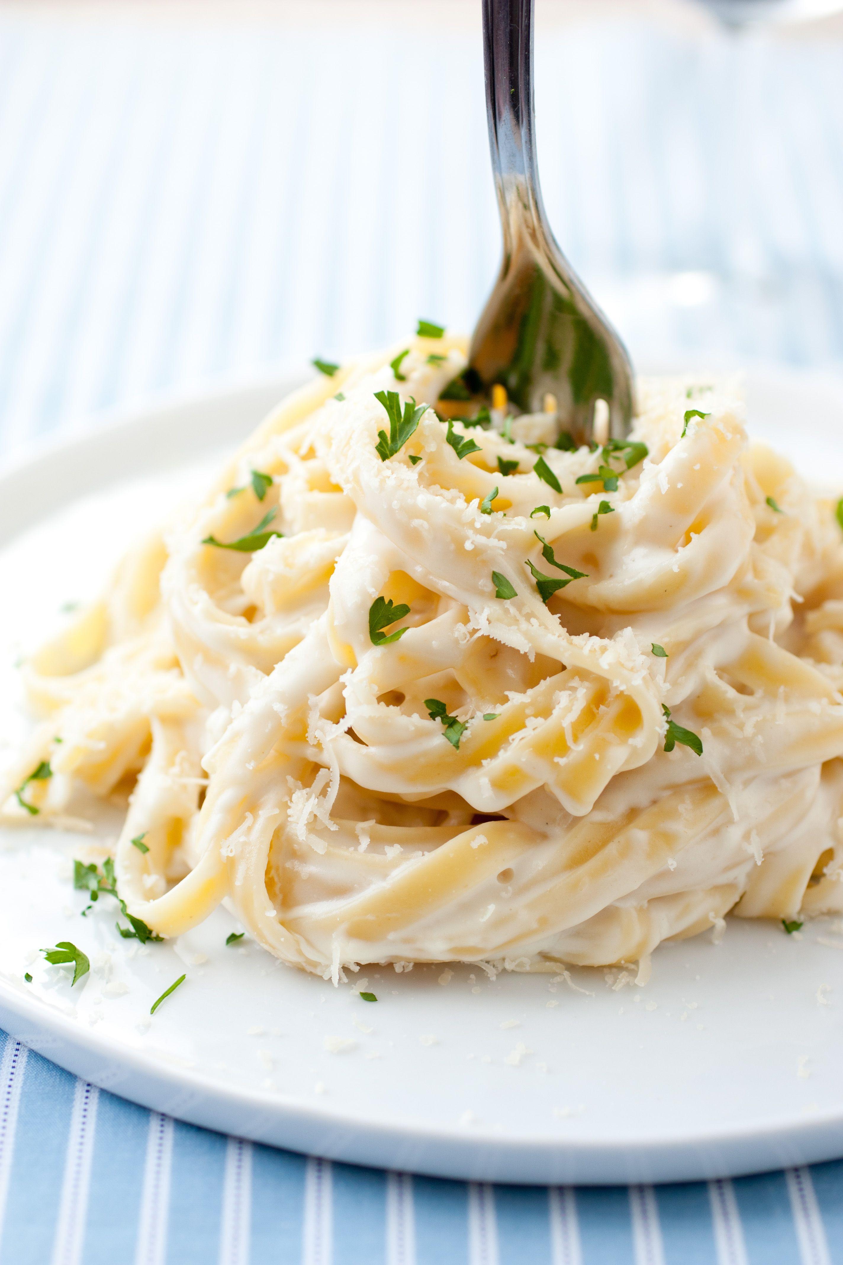 2848x4272 Fettuccine Alfredo Wallpaper