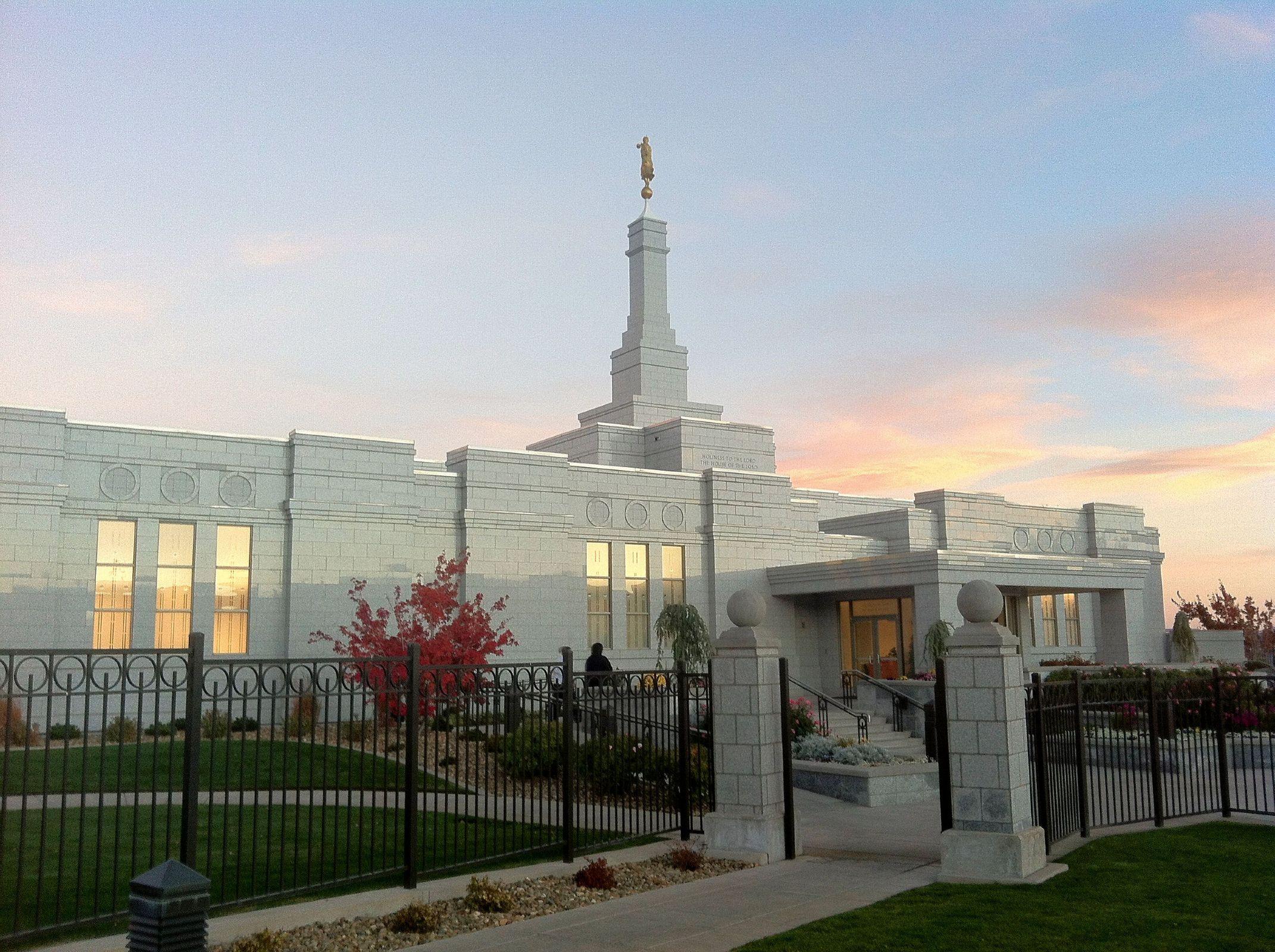 2142x1600 Reno Nevada Temple