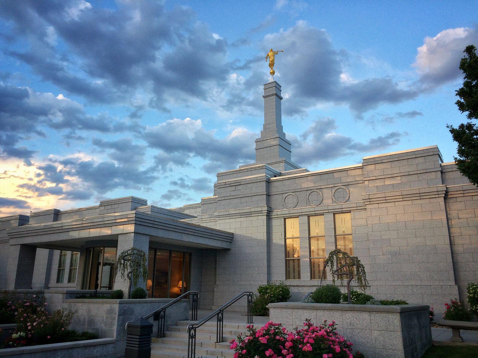 1600x1200 Reno Nevada Temple Photograph Gallery