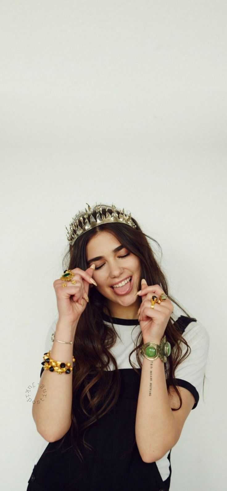 736x1594 Dua Lipa Lockscreen Free HD Wallpaper