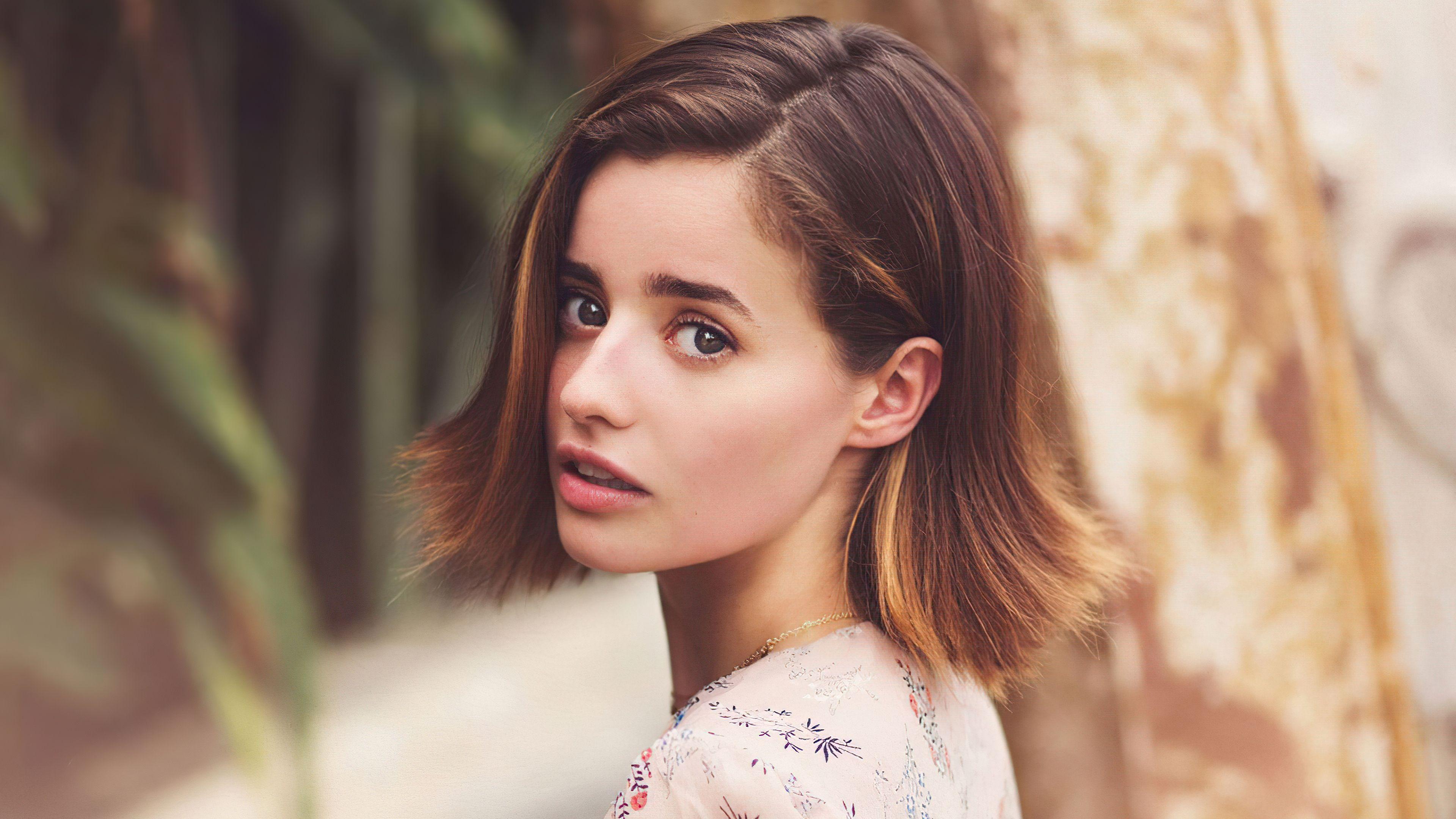 3840x2160 Holly Earl, HD Celebrities, 4k Wallpaper, Image, Background, Photo and Picture