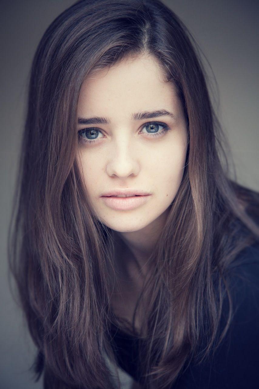 854x1280 Holly Earl: Movies, TV