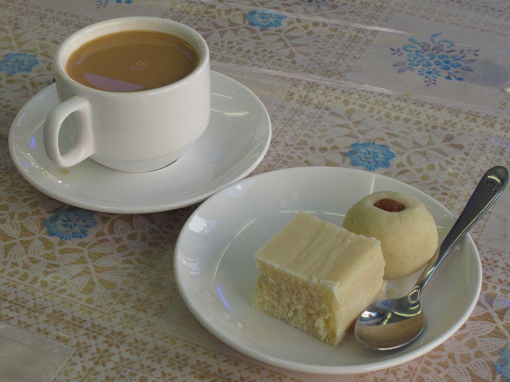 1024x768 Barfi, pera and Indian tea. Ibán
