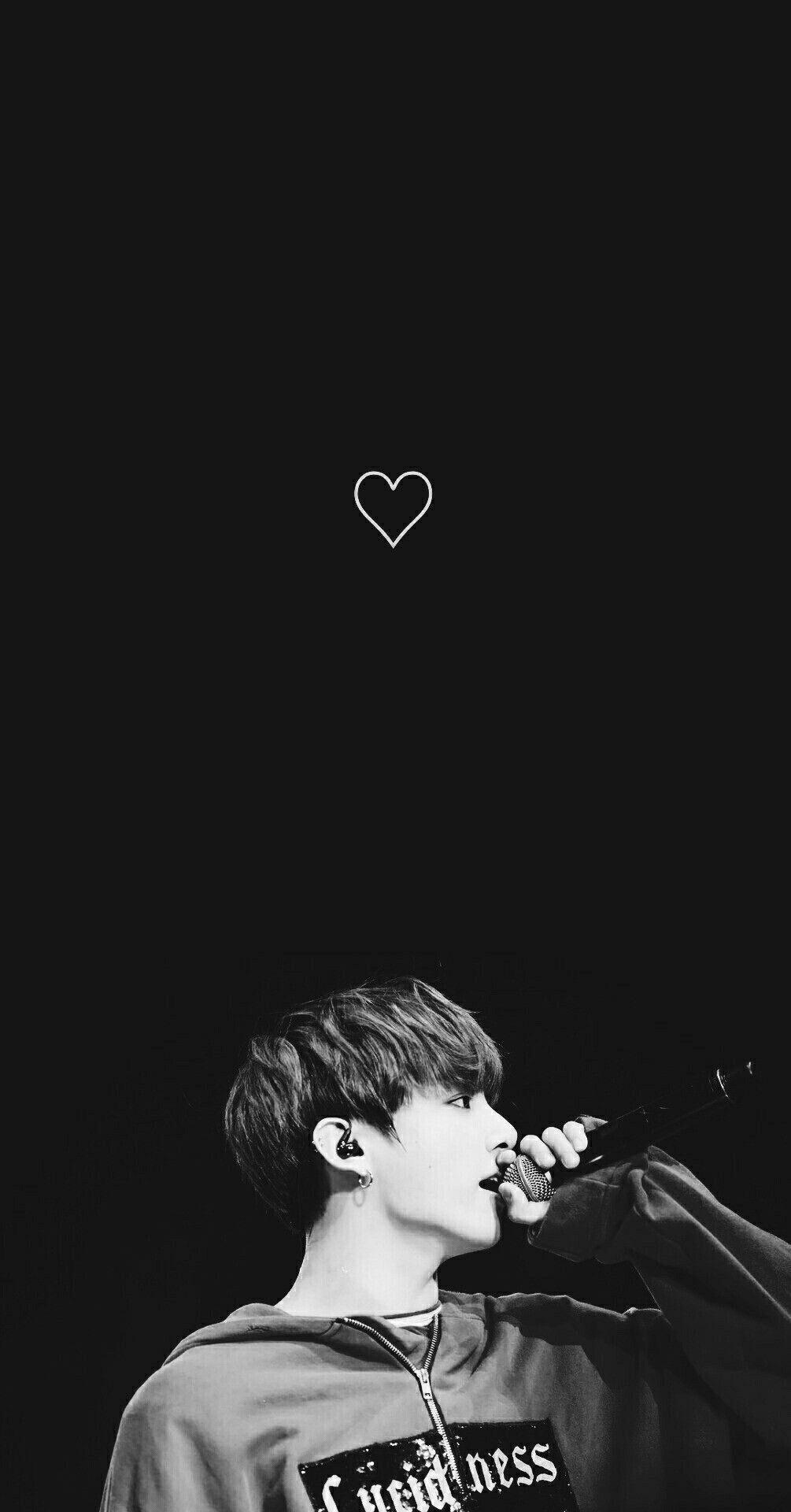 1005x1920 Aesthetic Bts Black And White Wallpaper