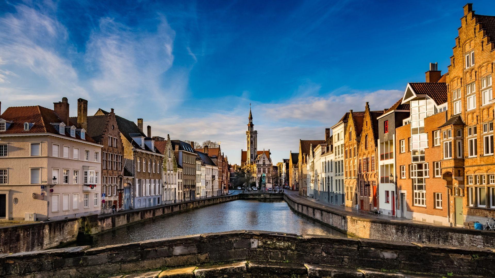 1920x1080 Houses in the city of Bruges against the blue sky, Belgium Desktop wallpaper 1920x1080