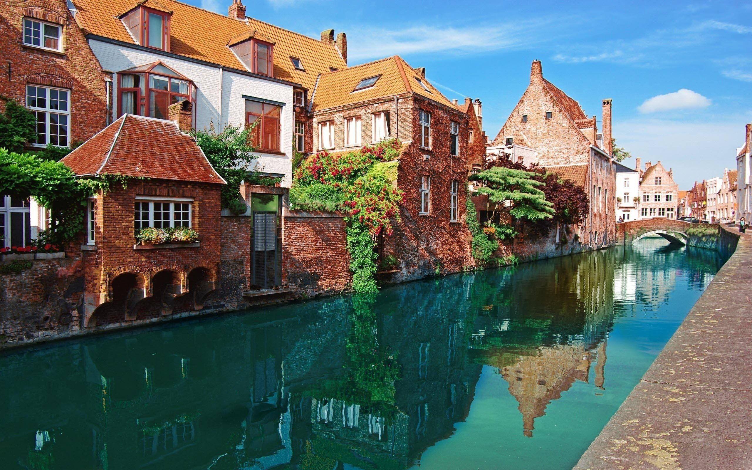 2560x1600 bruges wallpaper